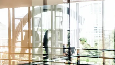 P&V Groep logo raam toren