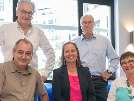 Foto van de CEO's van de partners die de Vity-app lanceren